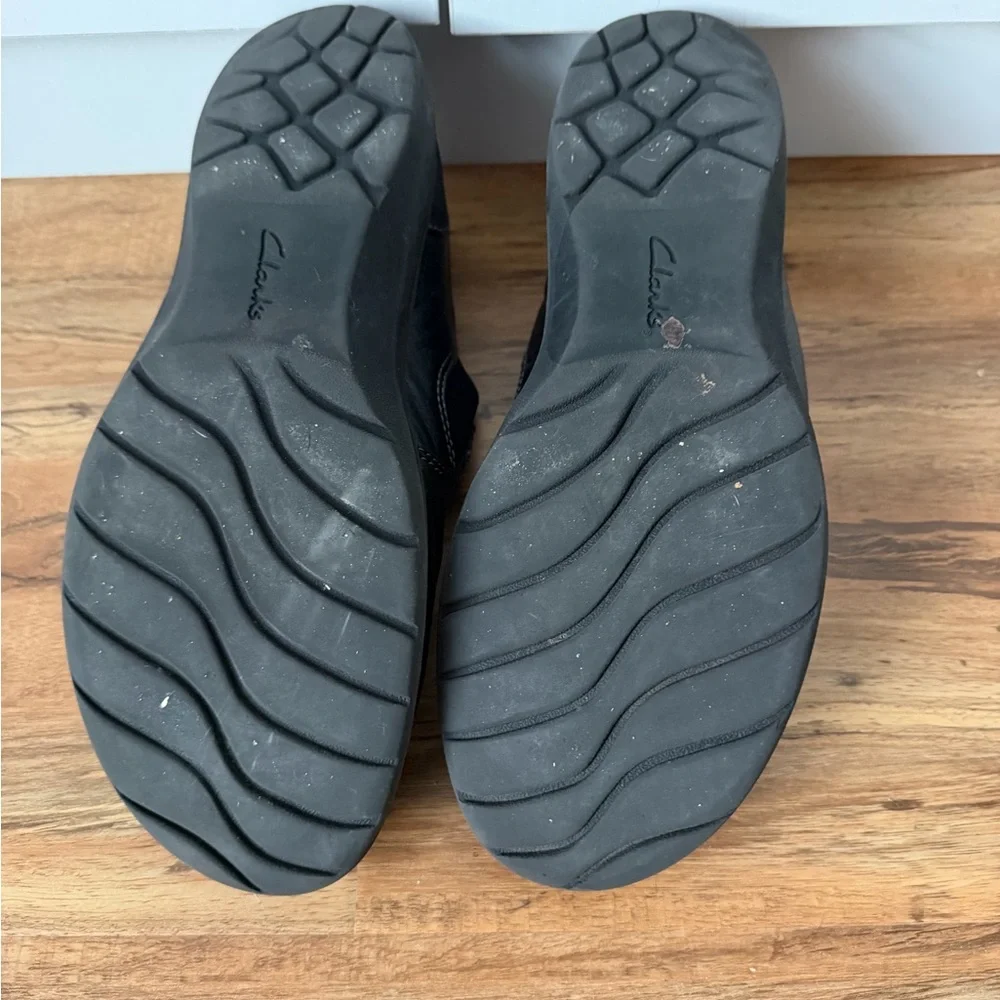 Clarks elegant dark